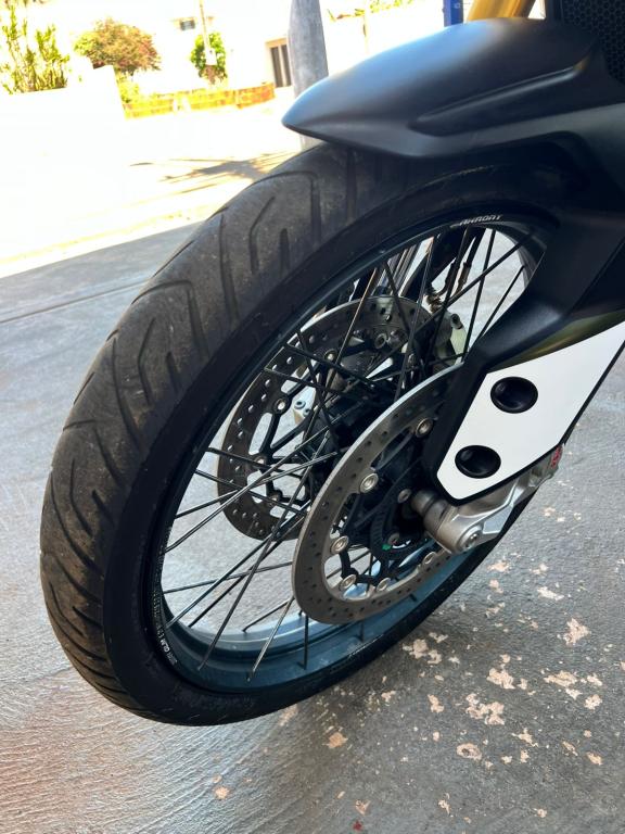 TRIUMPH Tiger 900 - Foto