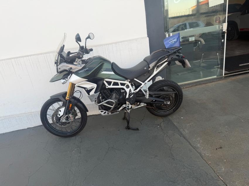 TRIUMPH Tiger 900