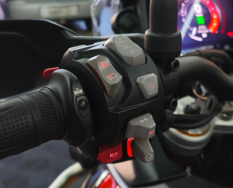 TRIUMPH Tiger 900 - Foto