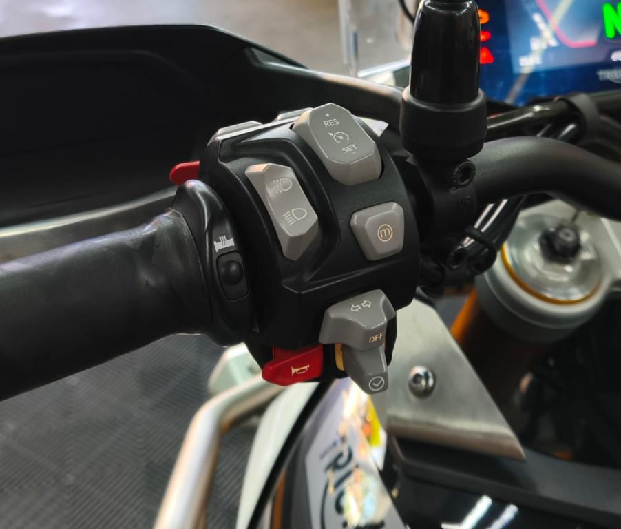TRIUMPH Tiger 900 - Foto