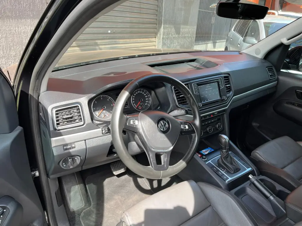 VOLKSWAGEN Amarok - Foto