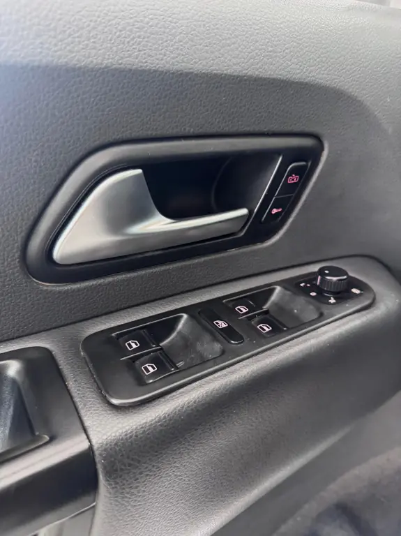 VOLKSWAGEN Amarok - Foto