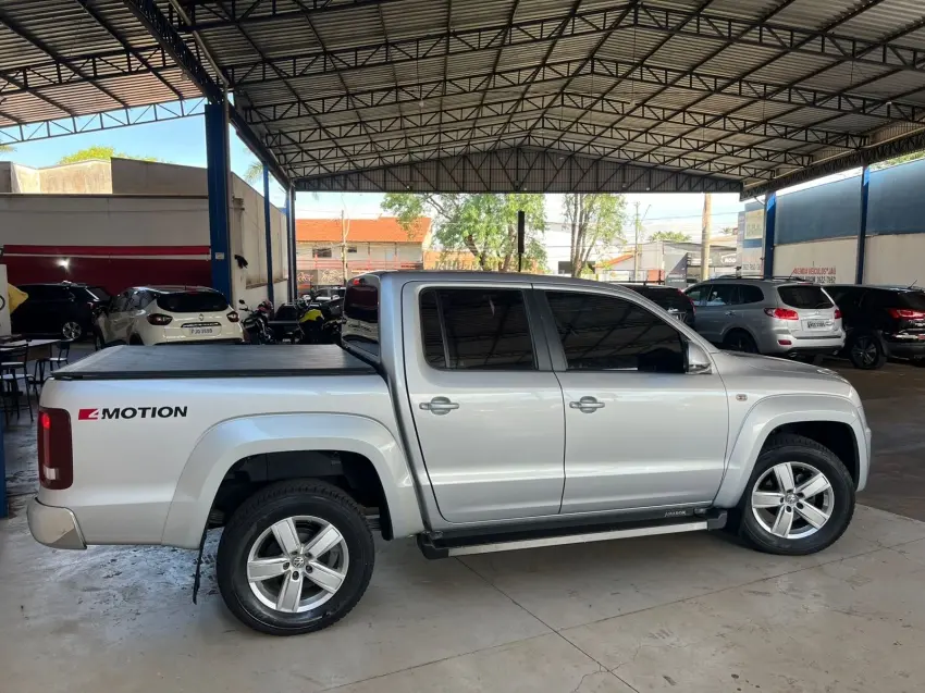 VOLKSWAGEN Amarok - Foto