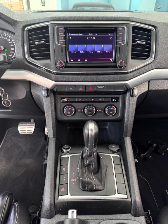 VOLKSWAGEN Amarok - Foto