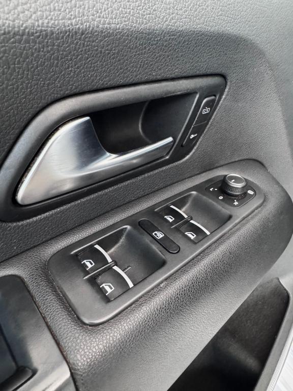 VOLKSWAGEN Amarok - Foto