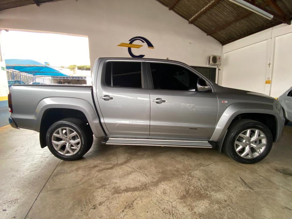 VOLKSWAGEN Amarok - Foto
