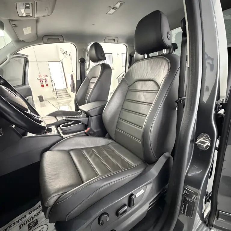 VOLKSWAGEN Amarok - Foto