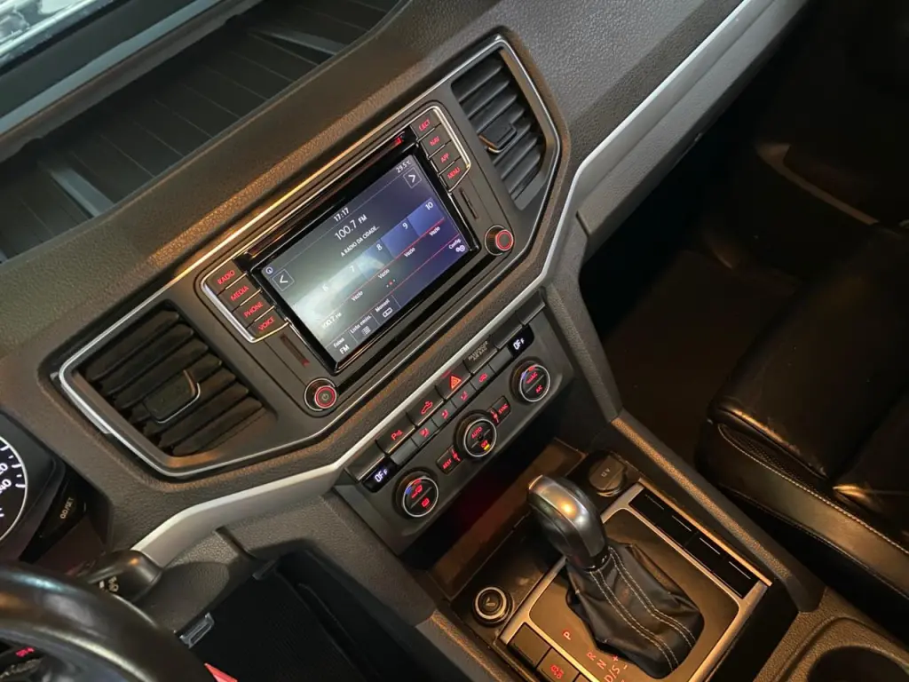 VOLKSWAGEN Amarok - Foto