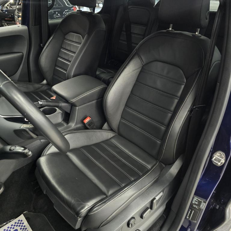VOLKSWAGEN Amarok - Foto