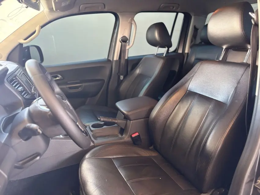 VOLKSWAGEN Amarok - Foto