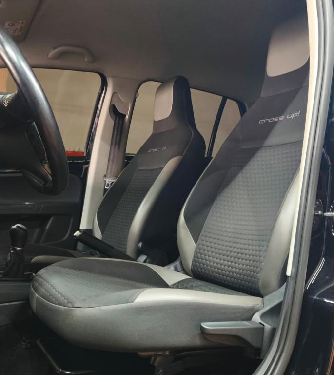 VOLKSWAGEN Cross UP - Foto