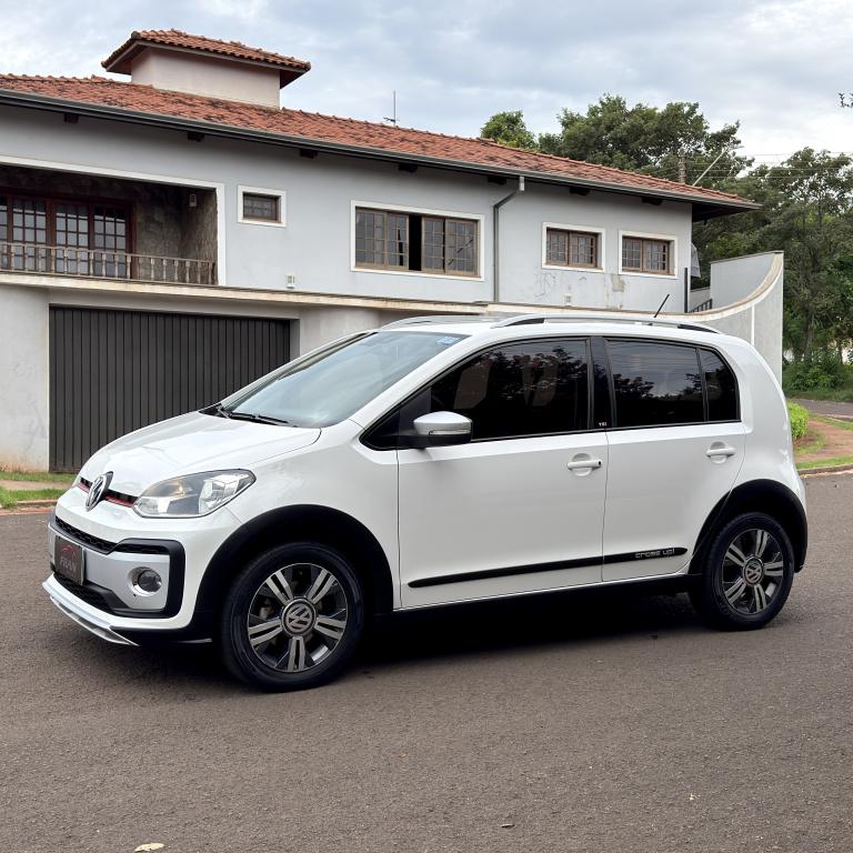 VOLKSWAGEN Cross UP
