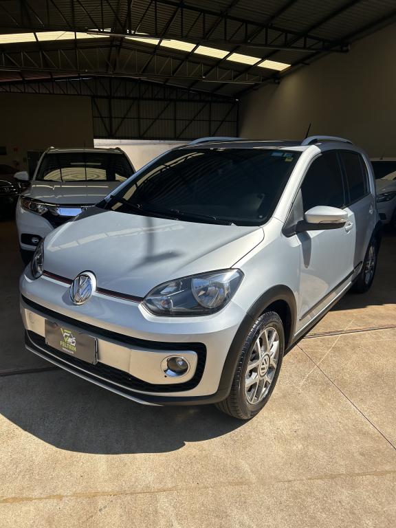VOLKSWAGEN Cross UP