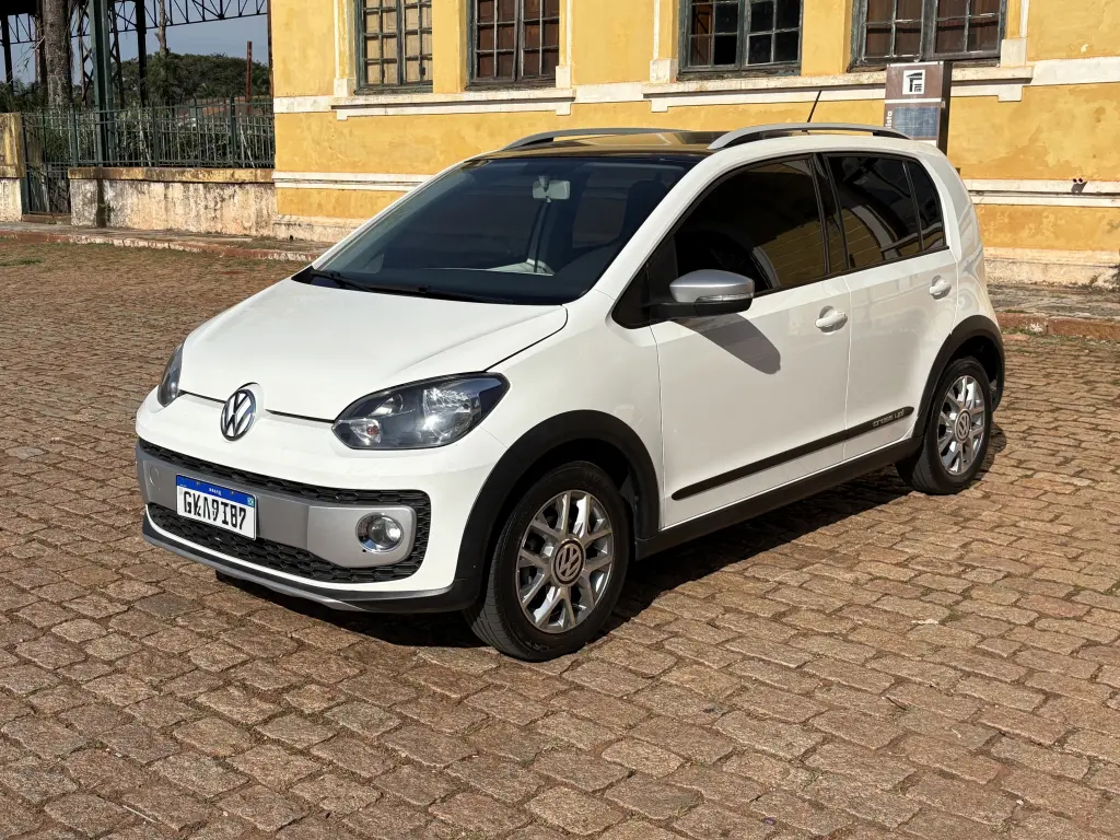 VOLKSWAGEN Cross UP