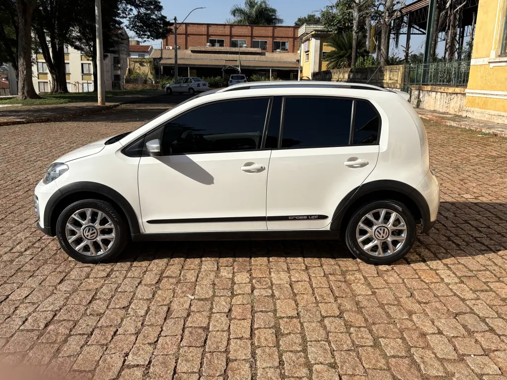 VOLKSWAGEN Cross UP - Foto