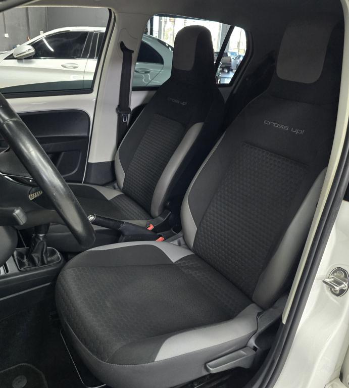 VOLKSWAGEN Cross UP - Foto