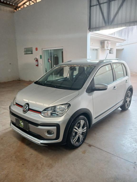 VOLKSWAGEN Cross UP