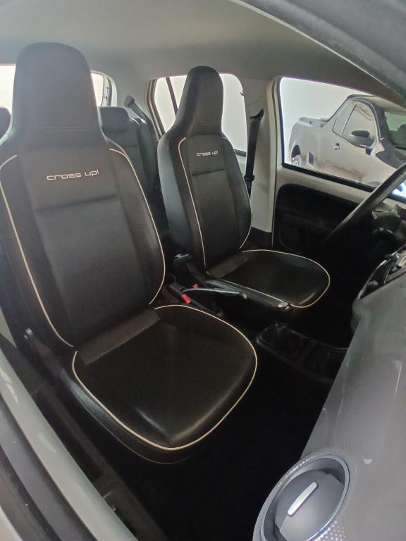 VOLKSWAGEN Cross UP - Foto