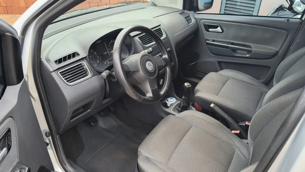 VOLKSWAGEN Fox - Foto