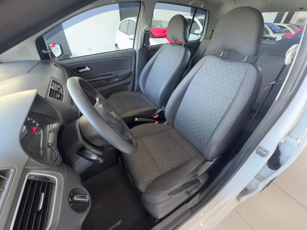 VOLKSWAGEN Fox - Foto