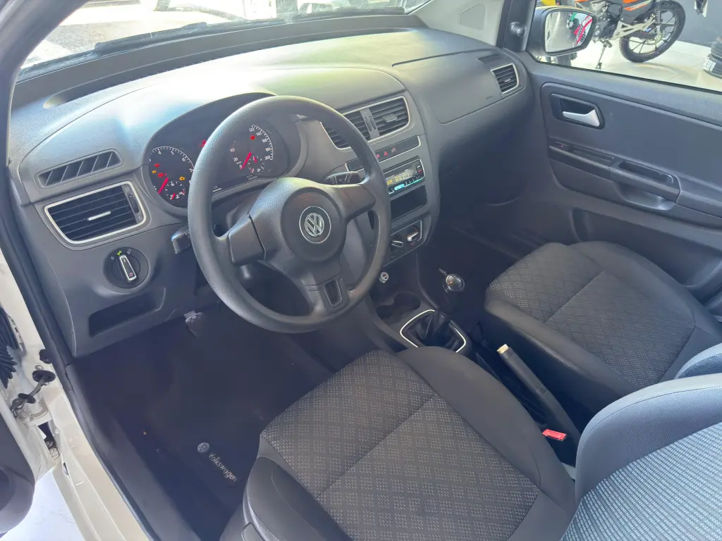 VOLKSWAGEN Fox - Foto