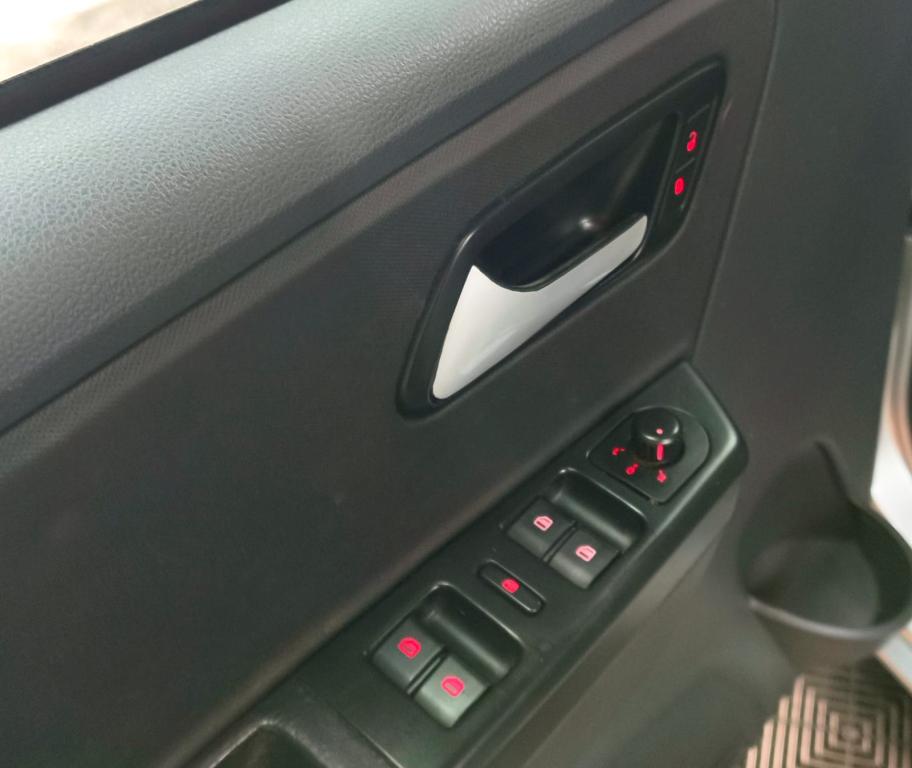 VOLKSWAGEN Fox - Foto