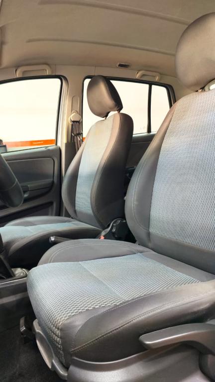 VOLKSWAGEN Fox - Foto