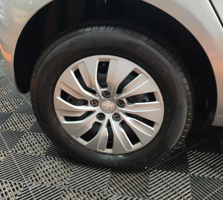 VOLKSWAGEN Fox - Foto