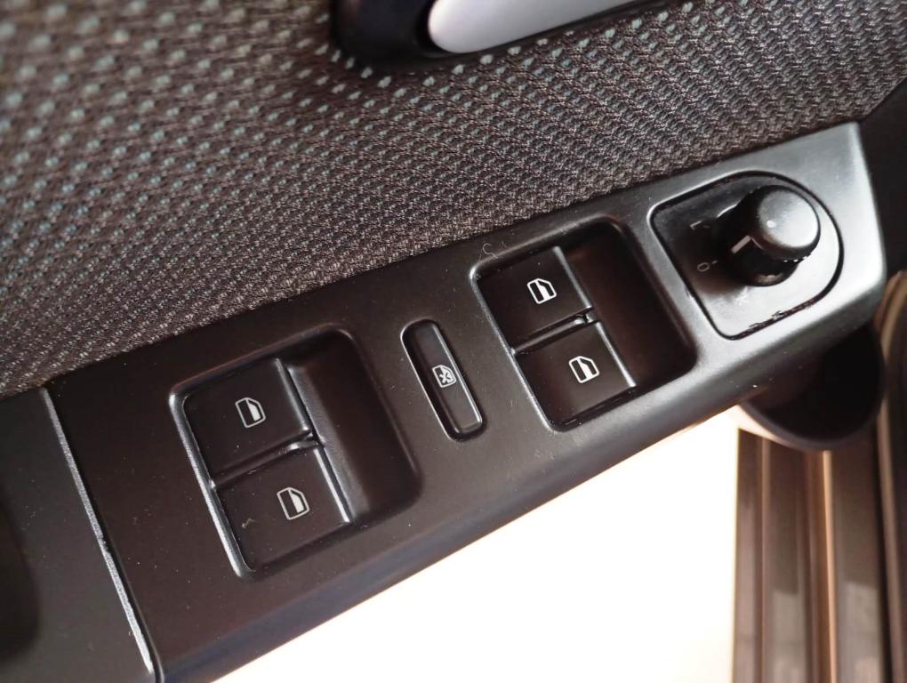 VOLKSWAGEN Fox - Foto