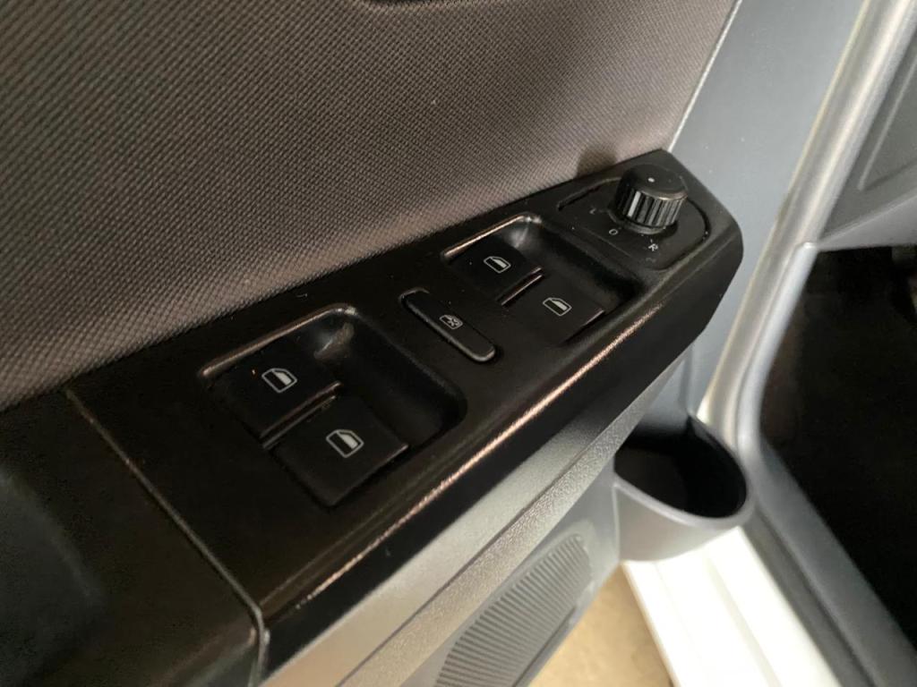 VOLKSWAGEN Fox - Foto