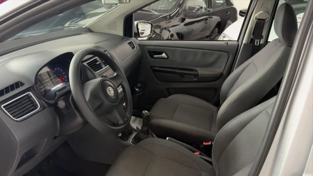 VOLKSWAGEN Fox - Foto