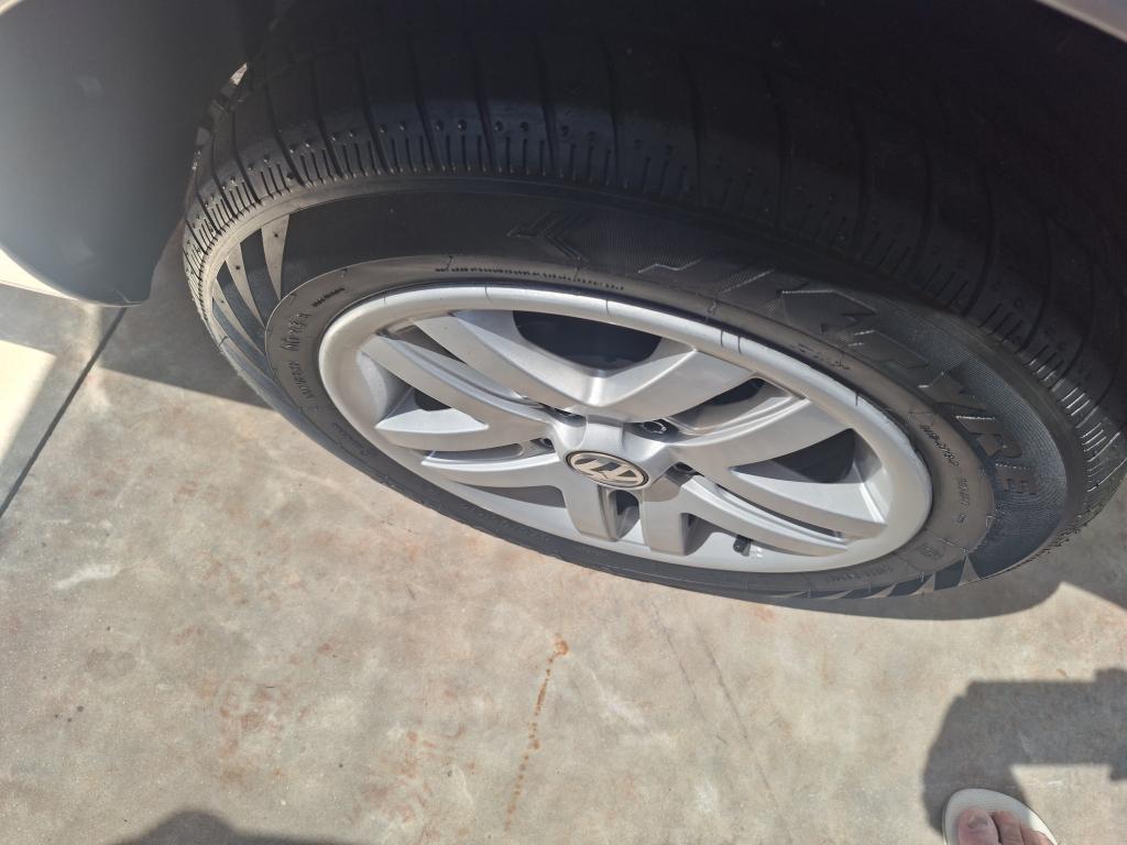 VOLKSWAGEN Fox - Foto