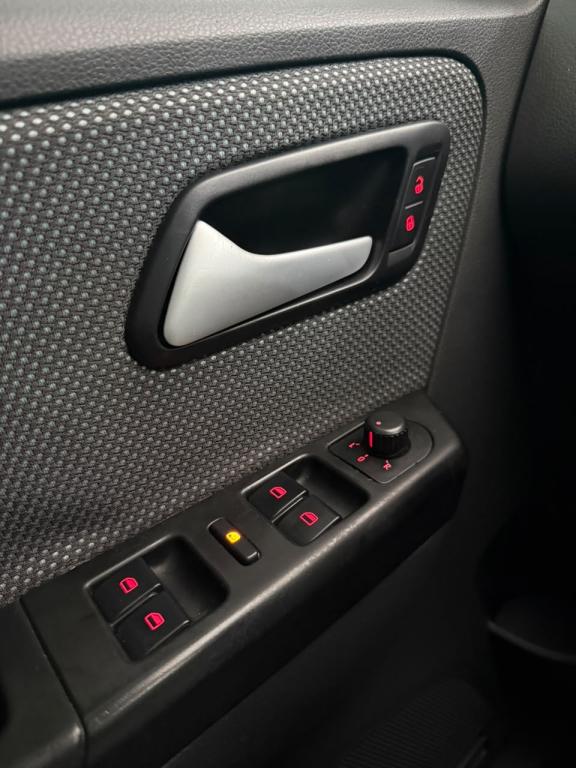 VOLKSWAGEN Fox - Foto