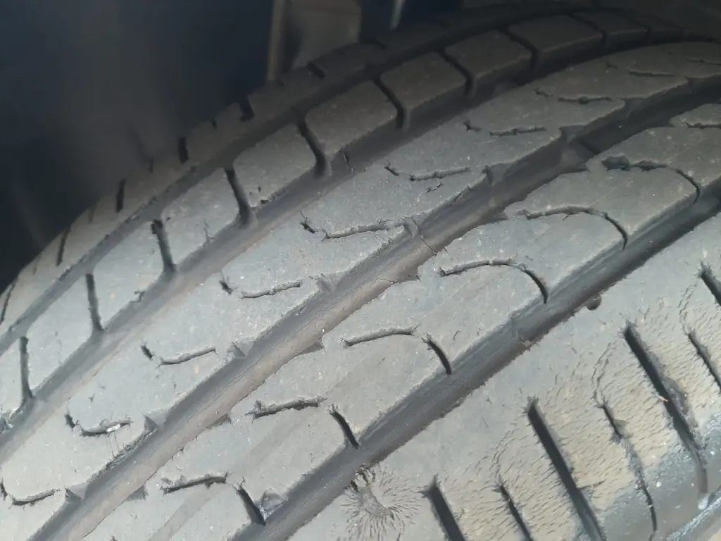 VOLKSWAGEN Fox - Foto