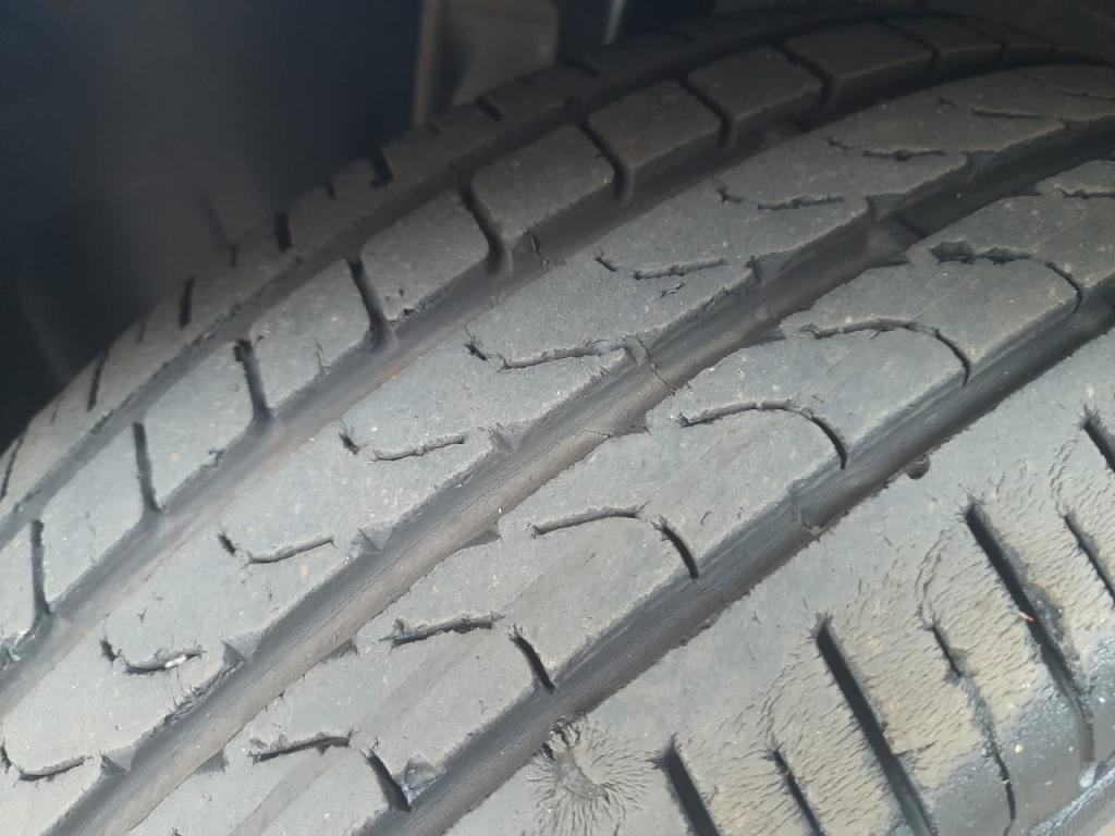 VOLKSWAGEN Fox - Foto