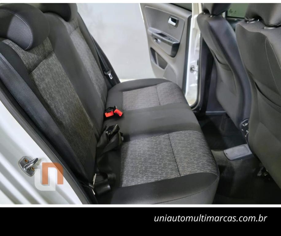 VOLKSWAGEN Fox - Foto