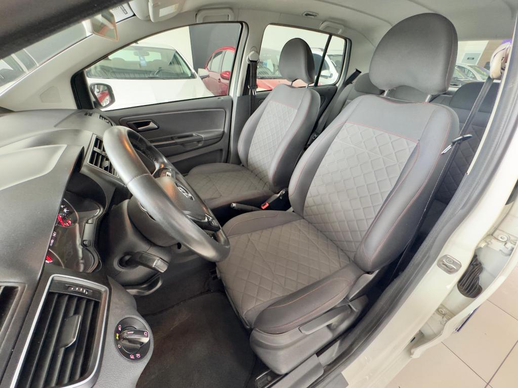 VOLKSWAGEN Fox - Foto