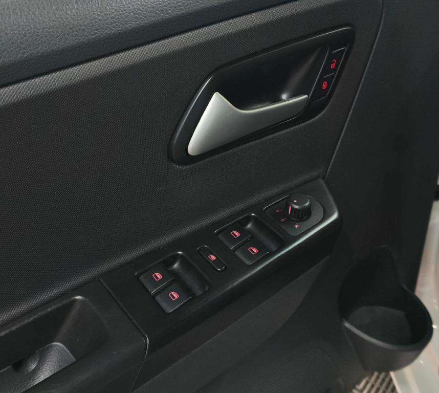 VOLKSWAGEN Fox - Foto