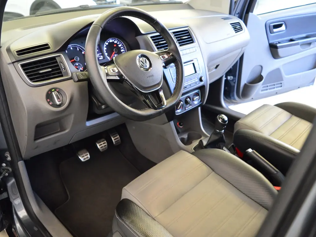 VOLKSWAGEN Fox - Foto