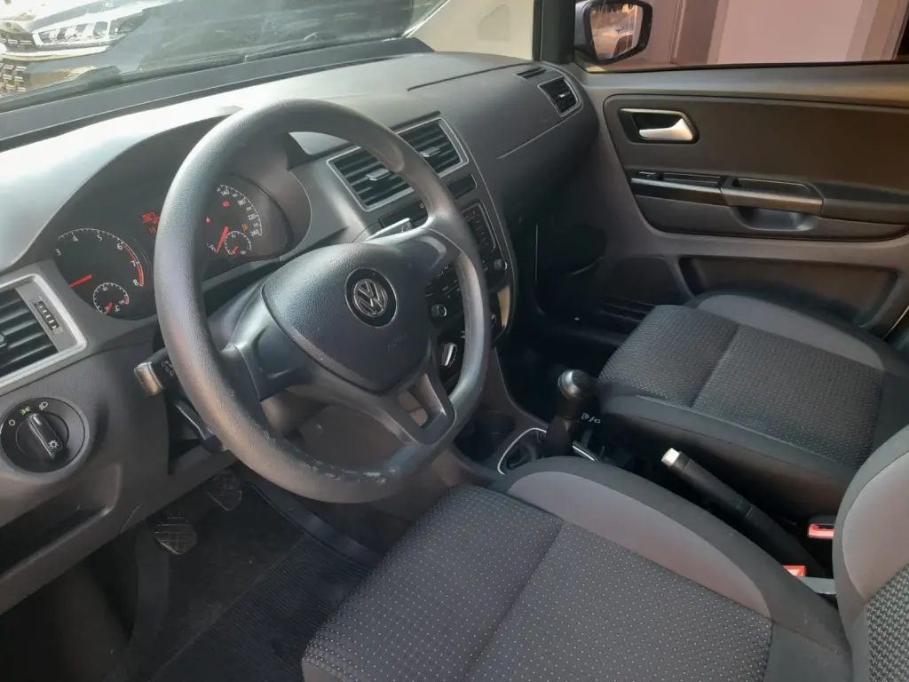 VOLKSWAGEN Fox - Foto