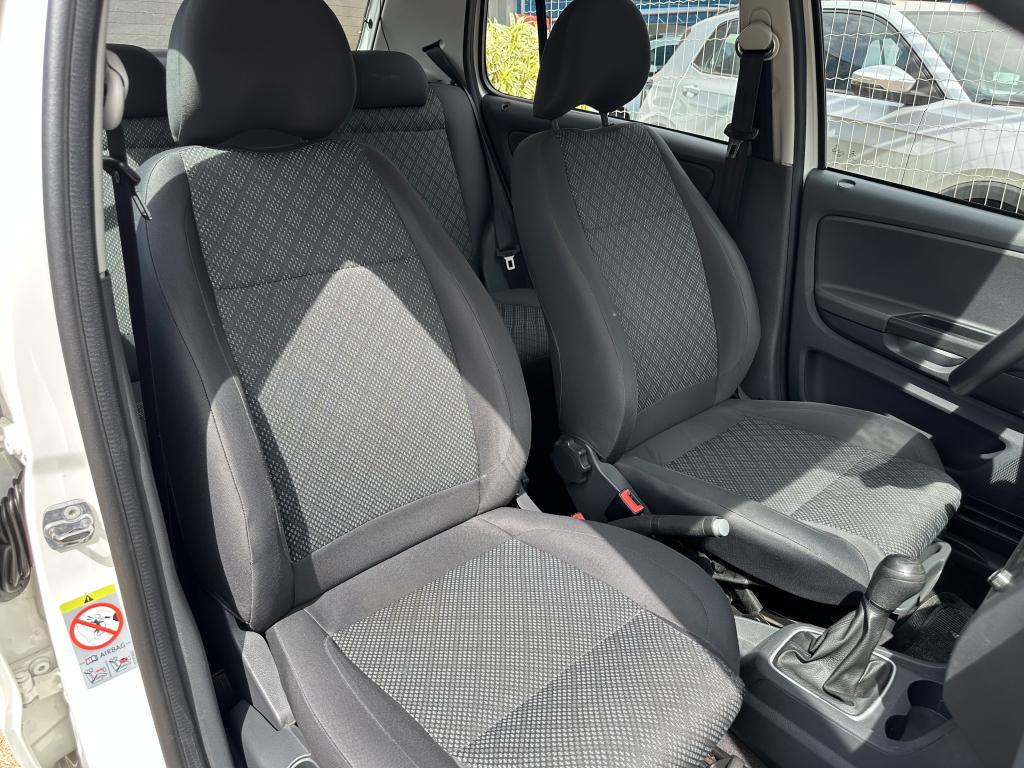 VOLKSWAGEN Fox - Foto