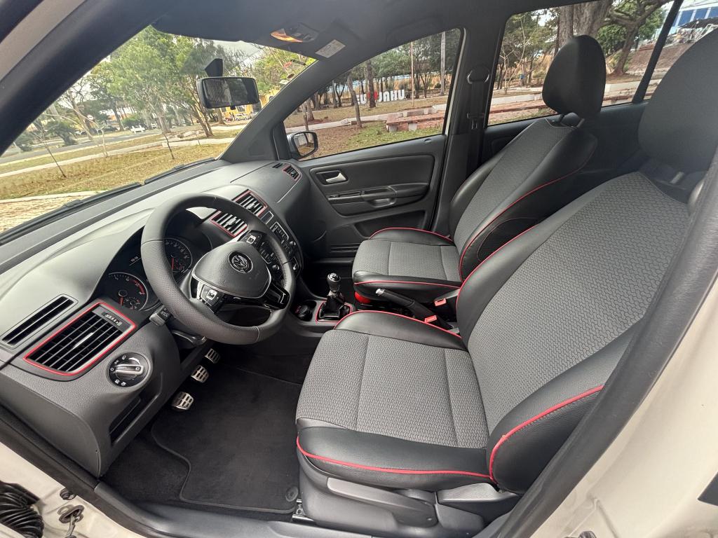 VOLKSWAGEN Fox - Foto