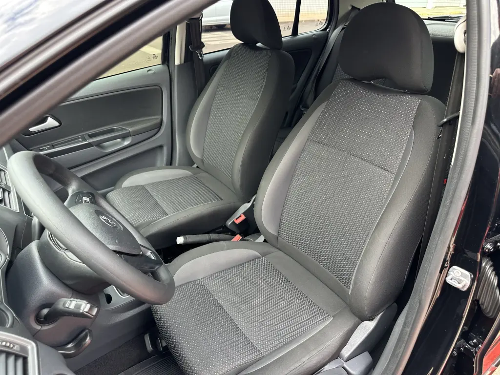 VOLKSWAGEN Fox - Foto