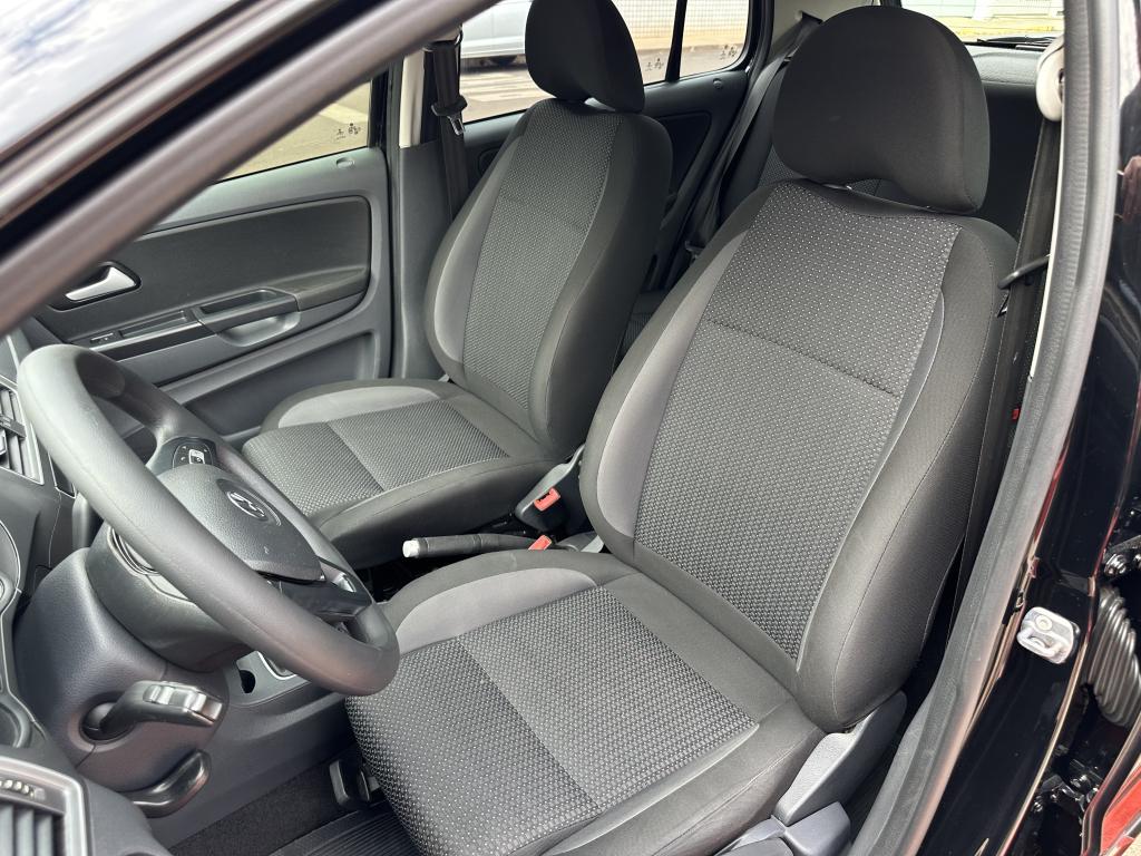 VOLKSWAGEN Fox - Foto