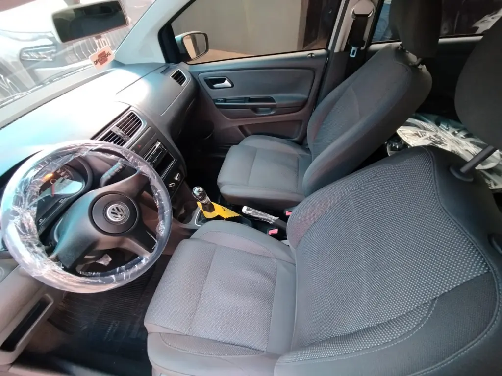 VOLKSWAGEN Fox - Foto
