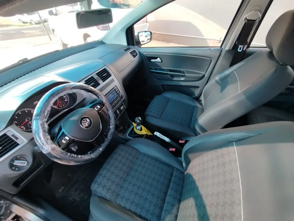 VOLKSWAGEN Fox - Foto