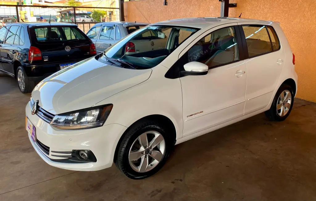 VOLKSWAGEN Fox - Foto