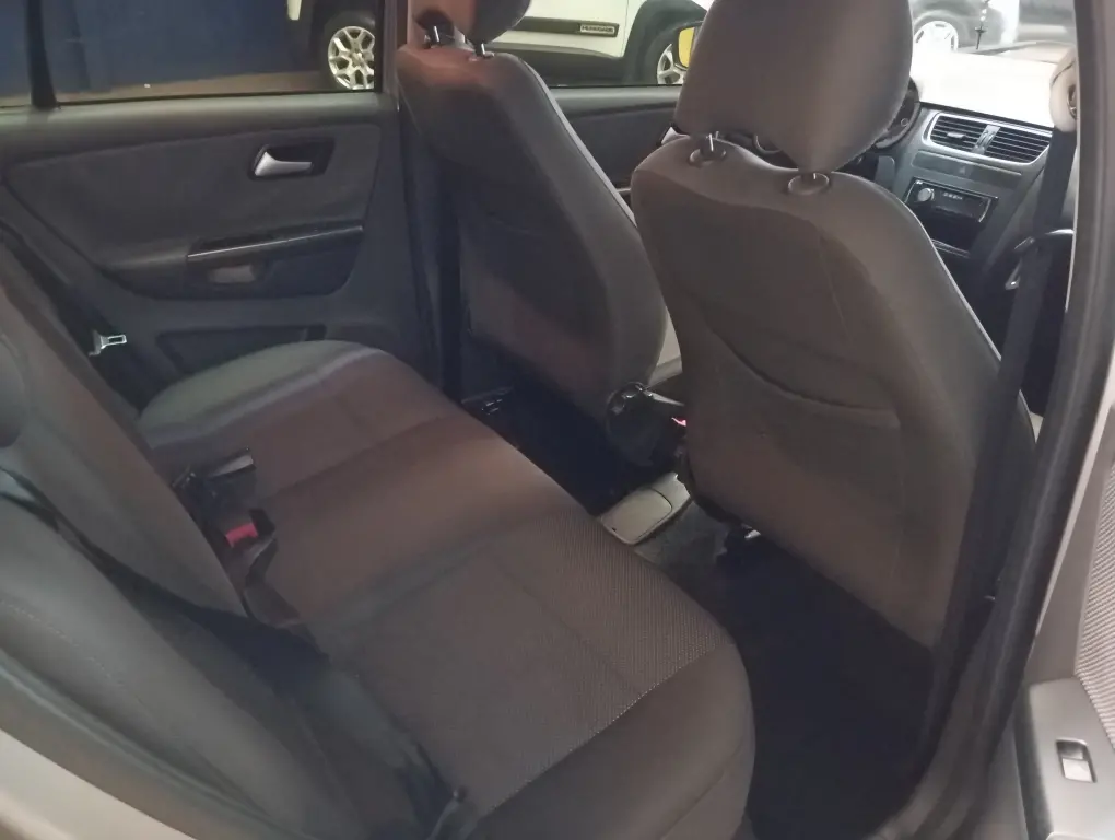 VOLKSWAGEN Fox - Foto