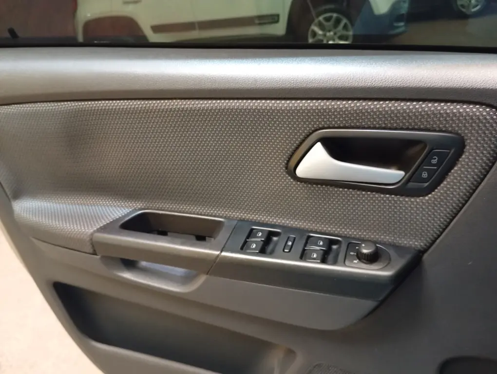 VOLKSWAGEN Fox - Foto