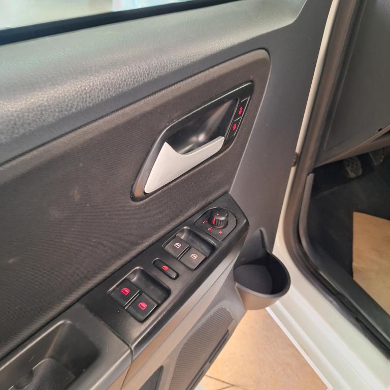 VOLKSWAGEN Fox - Foto